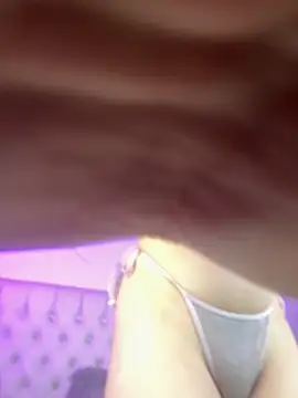 Snapshot of Ammy_Glow chatting on March 21, 8:19 am Ammy Glow online show from March 21, 8:19 am