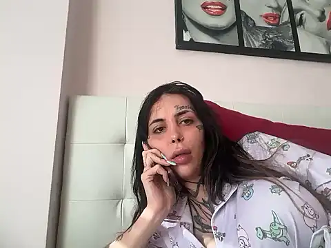 Isalaurensstar online show from April 7, 7:09 am