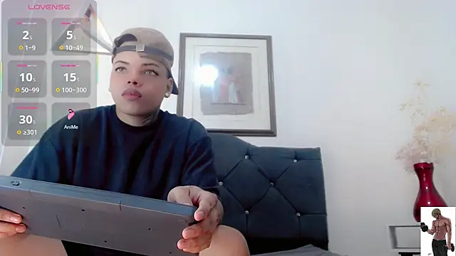 Snapshot of Royal_xx- chatting on March 12, 8:15 pm Royal xx- online show from March 12, 8:15 pm