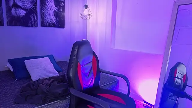 Snapshot of Thiago_Kent chatting on March 13, 11:39 am Thiago Kent online show from March 13, 11:39 am