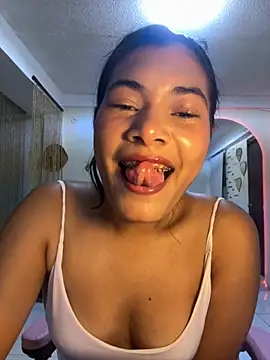 Snapshot of Sweetroseof chatting on March 10, 9:09 pm Sweetroseof online show from March 10, 9:09 pm