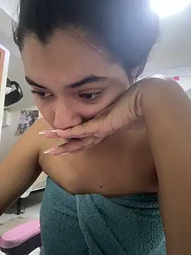 Snapshot of Sweetroseof chatting on March 13, 7:53 pm Sweetroseof online show from March 13, 7:53 pm