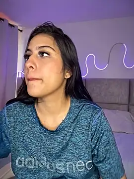 Abrilll2 online show from March 7, 7:33 pm