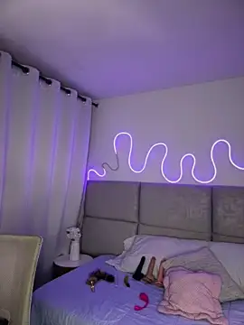 Abrilll2 online show from March 10, 2:16 am