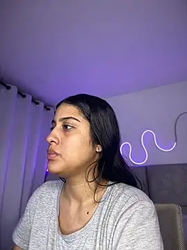 Abrilll2 online show from March 20, 2:49 am