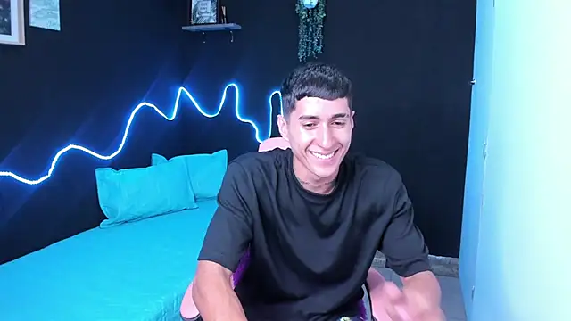 Snapshot of Dark_Valentino_ chatting on March 4, 2:06 am Dark Valentino online show from March 4, 2:06 am