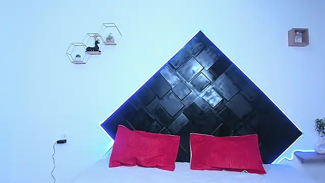 Snapshot of Dark_Valentino_ chatting on March 10, 4:06 am Dark Valentino online show from March 10, 4:06 am