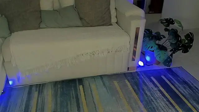 Snapshot of ALEJA_R01 chatting on March 27, 9:03 pm ALEJA R01 online show from March 27, 9:03 pm