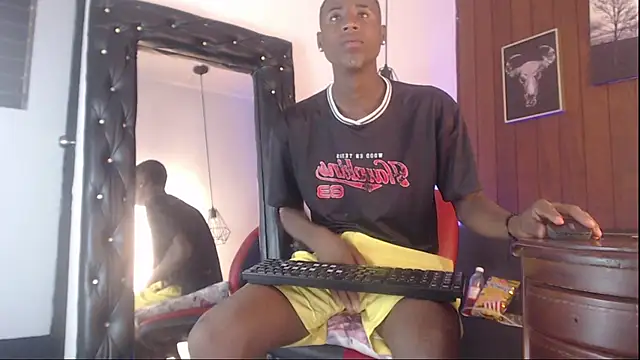 Snapshot of chriss_ath chatting on March 5, 12:23 pm chriss ath online show from March 5, 12:23 pm