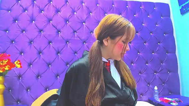 Snapshot of ZoeBarbiee chatting on March 27, 3:01 am ZoeBarbiee online show from March 27, 3:01 am