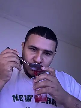 Snapshot of mateocollins1 chatting on March 27, 4:18 pm mateocollins1 online show from March 27, 4:18 pm