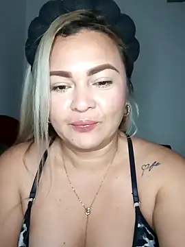 Snapshot of lucy_estrr chatting on March 10, 7:35 am lucy estrr online show from March 10, 7:35 am