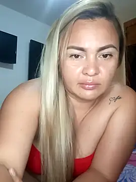 Snapshot of lucy_estrr chatting on March 18, 10:13 pm lucy estrr online show from March 18, 10:13 pm