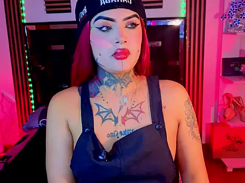 Snapshot of LauriInk1 chatting on April 3, 2:09 am LauriInk1 online show from April 3, 2:09 am