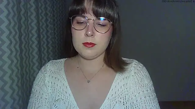 ClaraHard online show from May 6, 6:35 pm