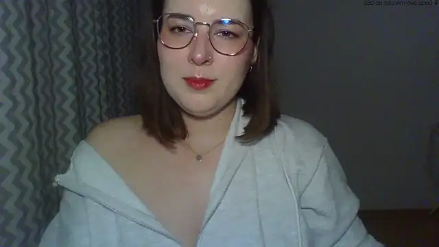 ClaraHard online show from May 8, 8:25 pm