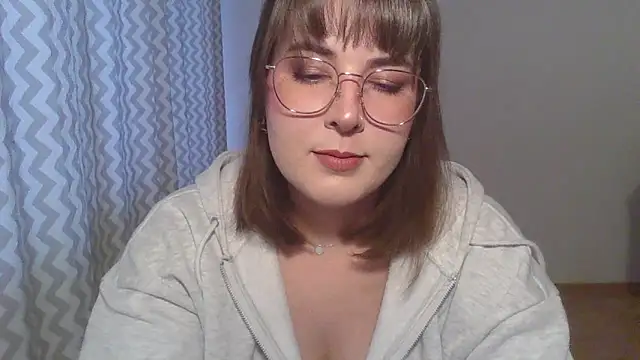 ClaraHard online show from June 11, 6:17 pm
