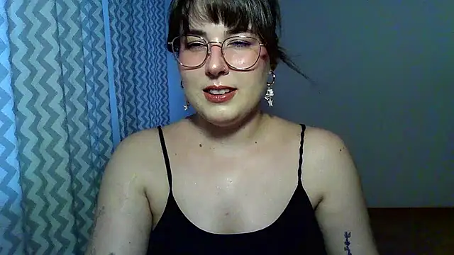 ClaraHard online show from June 29, 6:30 pm