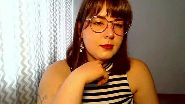 ClaraHard online show from July 7, 8:40 am