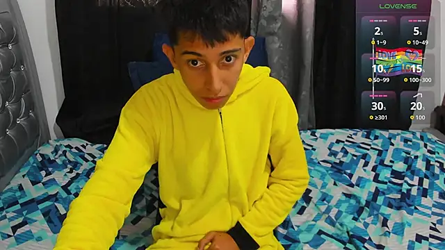 Snapshot of gomitaboy1 chatting on March 9, 7:29 pm gomitaboy1 online show from March 9, 7:29 pm