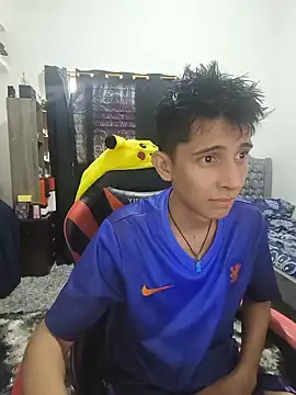 gomitaboy1 online show from June 4, 6:58 pm