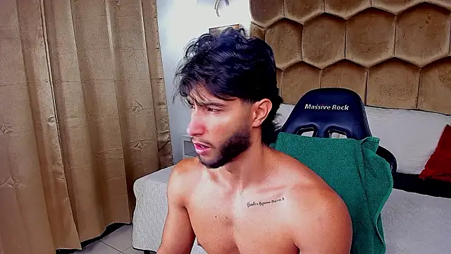 Snapshot of Emmet_CollinsJS chatting on March 13, 3:35 am Emmet CollinsJS online show from March 13, 3:35 am