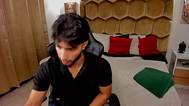 Snapshot of Emmet_CollinsJS chatting on March 20, 5:01 am Emmet CollinsJS online show from March 20, 5:01 am