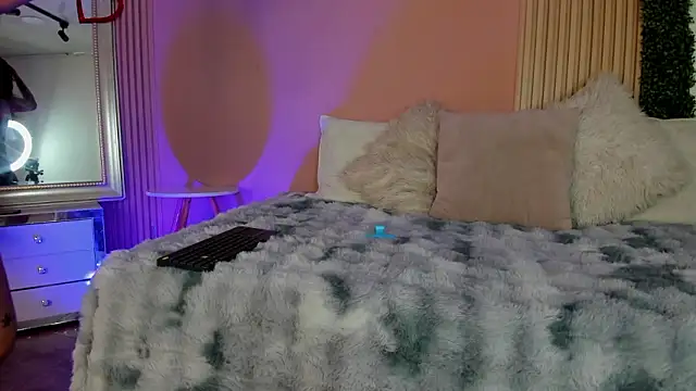 Snapshot of Cataleya_diva chatting on March 18, 8:23 pm Cataleya diva online show from March 18, 8:23 pm