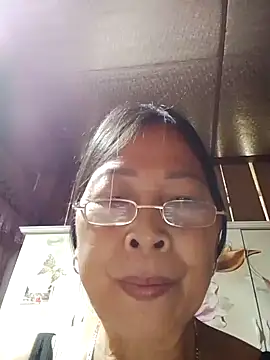 Snapshot of Sky-rain98 chatting on March 22, 8:51 am Sky-rain98 online show from March 22, 8:51 am