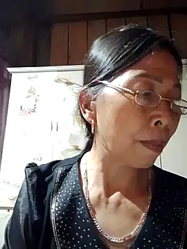 Snapshot of Sky-rain98 chatting on April 2, 2:26 pm Sky-rain98 online show from April 2, 2:26 pm