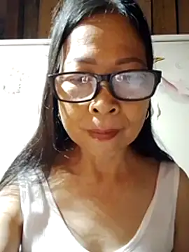 Snapshot of Sky-rain98 chatting on April 13, 8:47 pm Sky-rain98 online show from April 13, 8:47 pm
