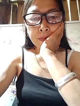 Snapshot of Sky-rain98 chatting on April 21, 2:37 am Sky-rain98 online show from April 21, 2:37 am
