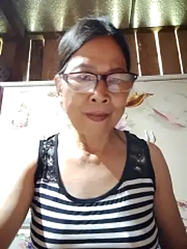 Snapshot of Sky-rain98 chatting on May 28, 2:20 am Sky-rain98 online show from May 28, 2:20 am