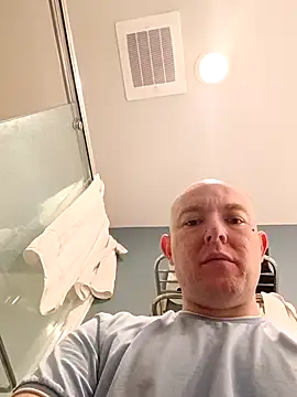 Snapshot of luckilyfound3 chatting on March 6, 9:06 am luckilyfound3 online show from March 6, 9:06 am