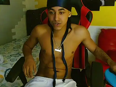 Snapshot of taylor_bigdick18 chatting on March 4, 11:00 pm taylor bigdick18 online show from March 4, 11:00 pm