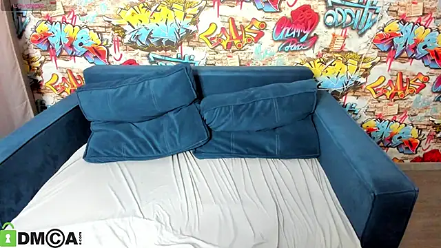 Snapshot of Sara_Spans chatting on March 6, 1:02 am Sara Spans online show from March 6, 1:02 am