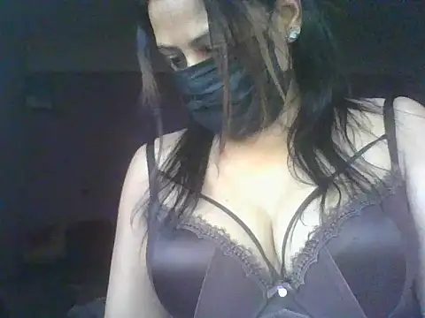 DRAMA  QUEEN online show from April 13, 10:32 am