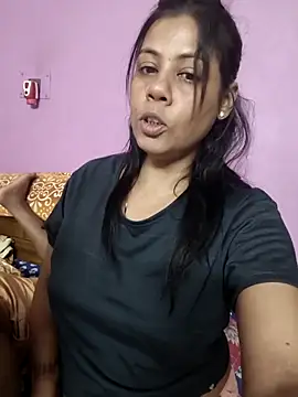 DRAMA  QUEEN online show from June 15, 5:04 pm