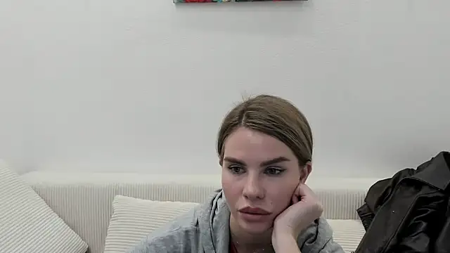 Snapshot of MollyCem chatting on March 11, 5:08 pm MollyCem online show from March 11, 5:08 pm