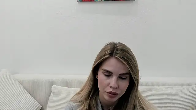 Snapshot of MollyCem chatting on March 19, 5:28 pm MollyCem online show from March 19, 5:28 pm