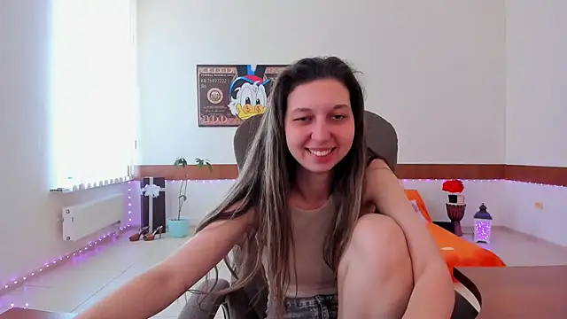 Snapshot of Ellina_Star chatting on April 18, 8:07 am Ellina Star online show from April 18, 8:07 am