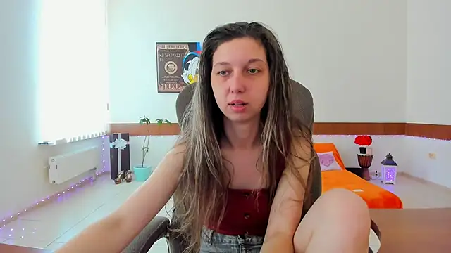 Snapshot of Ellina_Star chatting on April 20, 8:17 am Ellina Star online show from April 20, 8:17 am