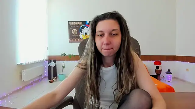 Snapshot of Ellina_Star chatting on April 25, 7:11 am Ellina Star online show from April 25, 7:11 am