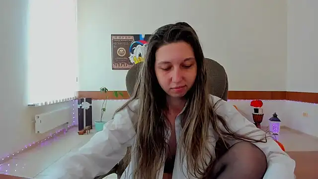 Snapshot of Ellina_Star chatting on April 30, 8:31 am Ellina Star online show from April 30, 8:31 am