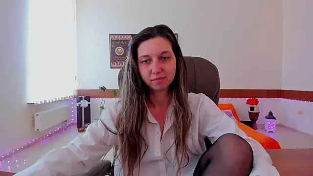 Snapshot of Ellina_Star chatting on May 1, 8:19 am Ellina Star online show from May 1, 8:19 am