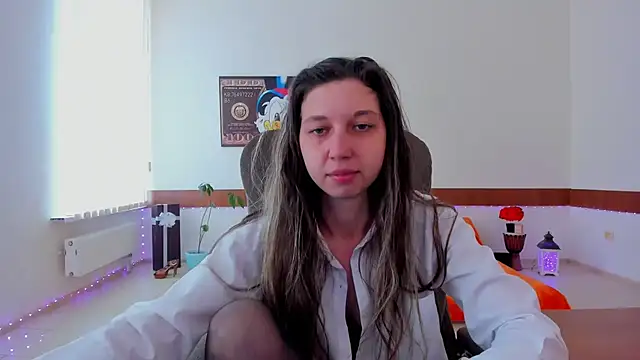 Snapshot of Ellina_Star chatting on May 2, 8:19 am Ellina Star online show from May 2, 8:19 am
