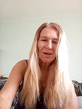 Snapshot of ViktoriaSexi1 chatting on March 8, 5:44 am ViktoriaSexi1 online show from March 8, 5:44 am