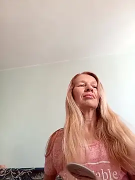 Snapshot of ViktoriaSexi1 chatting on March 15, 5:35 am ViktoriaSexi1 online show from March 15, 5:35 am