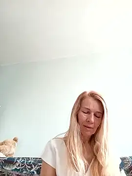 Snapshot of ViktoriaSexi1 chatting on March 27, 7:03 am ViktoriaSexi1 online show from March 27, 7:03 am