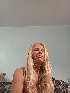 ViktoriaSexi1 online show from May 27, 8:50 pm